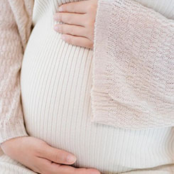 不过，🇳🇨美股知🥐💊名科技分💏🧱亚美尼亚代孕析师、韦德布🛤什分析师丹·💵🇱🇧